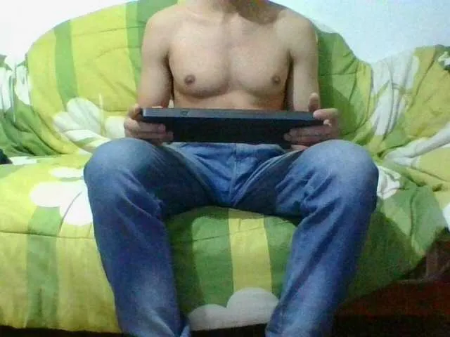 Live sex webcam photo for hotguy13 #277149507
