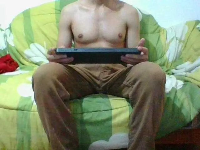 Live sex webcam photo for hotguy13 #277159965