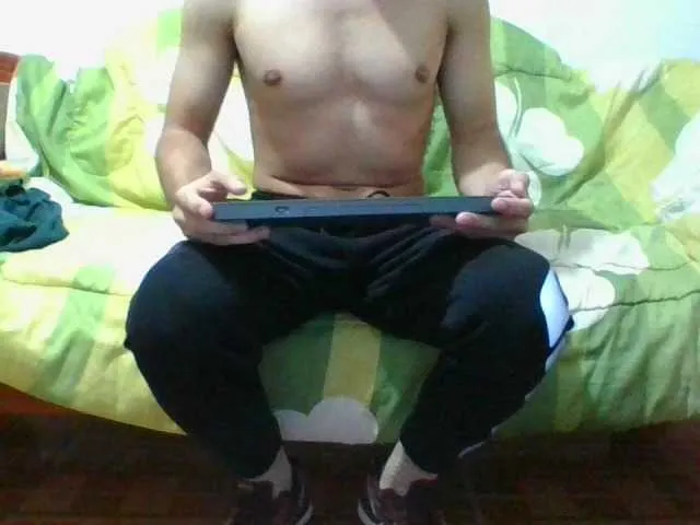 Live sex webcam photo for hotguy13 #277195572