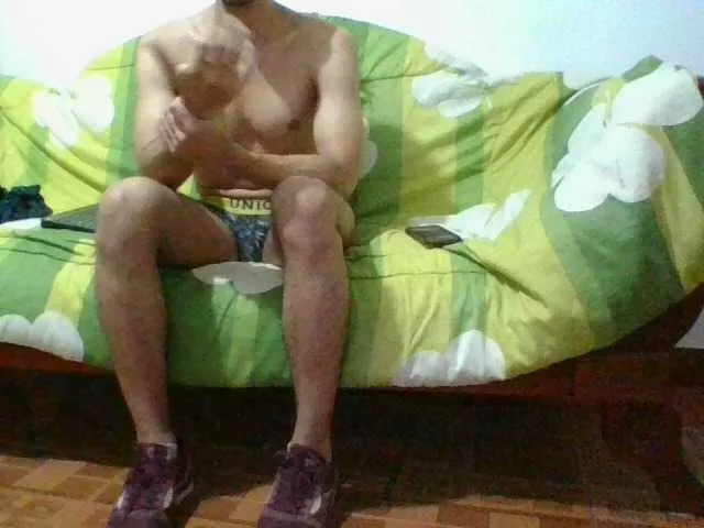 Live sex webcam photo for hotguy13 #277341948