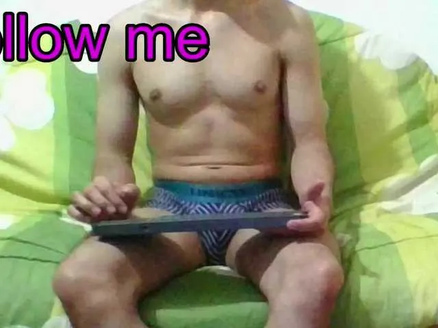 Live sex webcam photo for hotguy13 #277354102