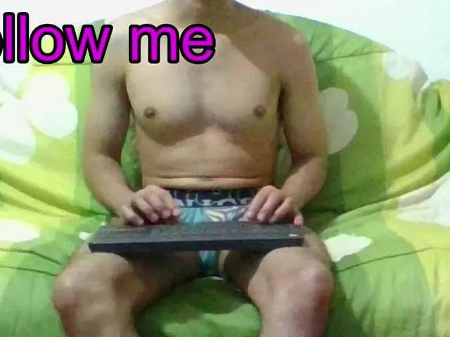 Live sex webcam photo for hotguy13 #277375190