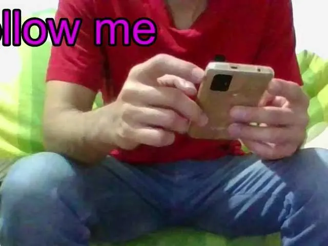 Live sex webcam photo for hotguy13 #277391362