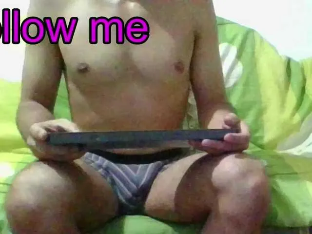 Live sex webcam photo for hotguy13 #277469045
