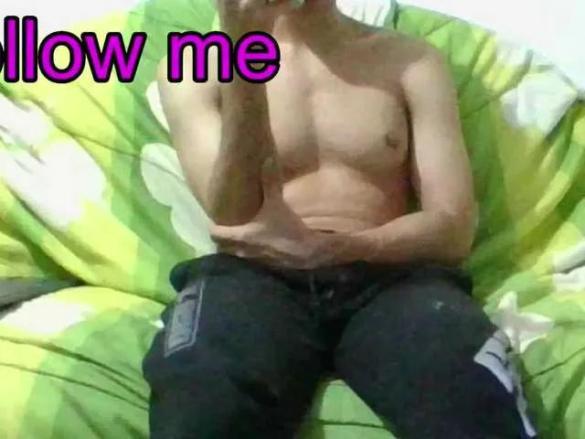 Live sex webcam photo for hotguy13 #277604755