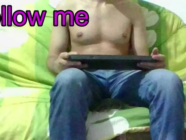 Live sex webcam photo for hotguy13 #277654286