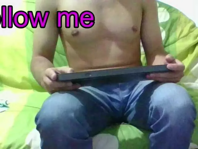 Live sex webcam photo for hotguy13 #277661357