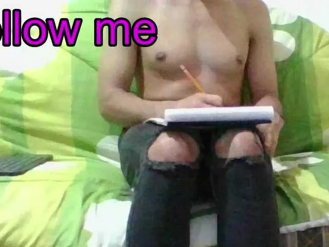 Live sex webcam photo for hotguy13 #277691762