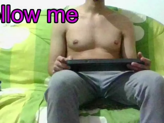 Live sex webcam photo for hotguy13 #277794431