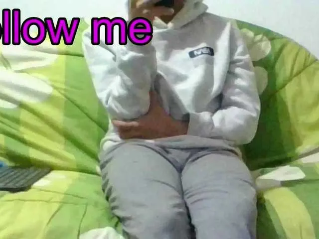 Live sex webcam photo for hotguy13 #277808463