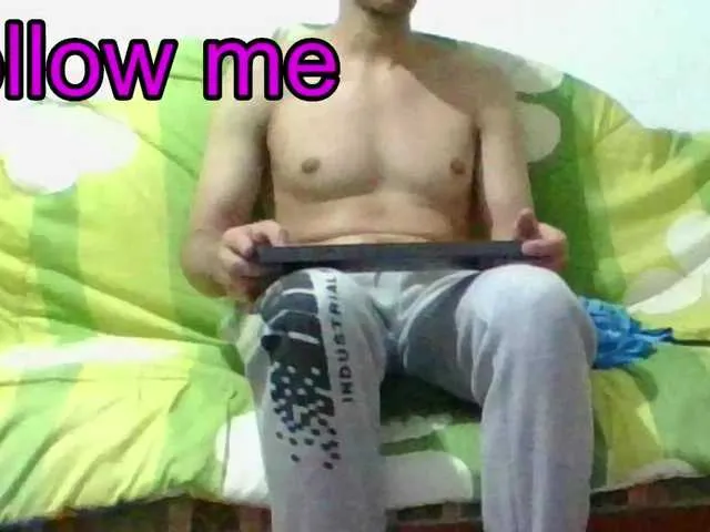 Live sex webcam photo for hotguy13 #277851791