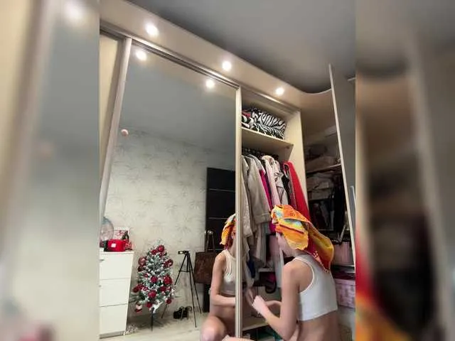 Live sex webcam photo for hothoneybabe #290291345
