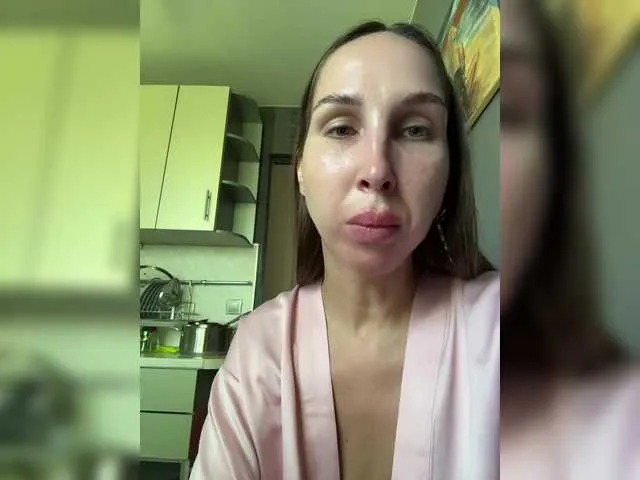 Live sex webcam photo for hothoneybabe #291575437