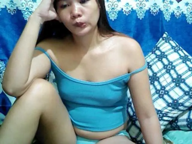 Live sex webcam photo for hotjen18 #280695675