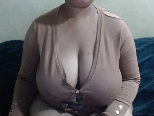 Live sex webcam photo for hotjuicybooty #272776848