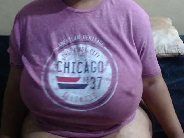 Live sex webcam photo for hotjuicybooty #272800838