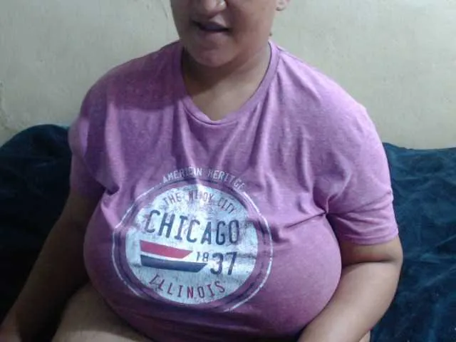 Live sex webcam photo for hotjuicybooty #272839978