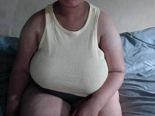 Live sex webcam photo for hotjuicybooty #273909320