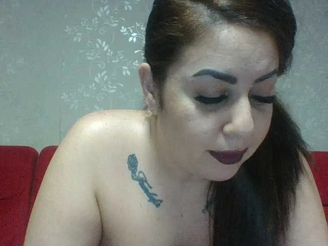 Live sex webcam photo for hotlaris05 #272761078