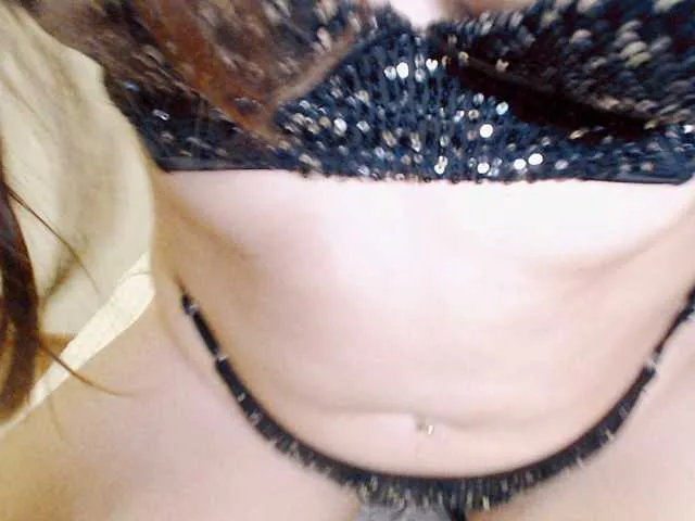 Live sex webcam photo for hotmiamix #291233588