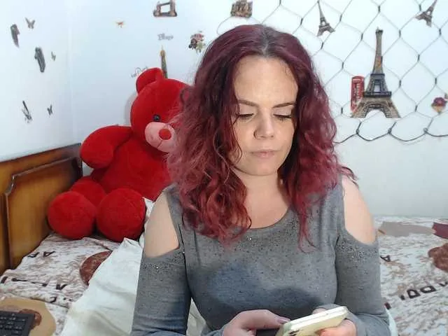 Live sex webcam photo for hotmilf4uxxxx #290771756