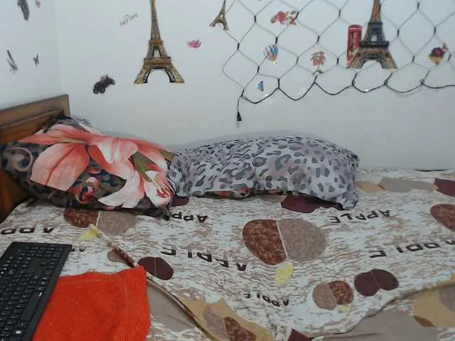 Live sex webcam photo for hotmilf4uxxxx #290865009