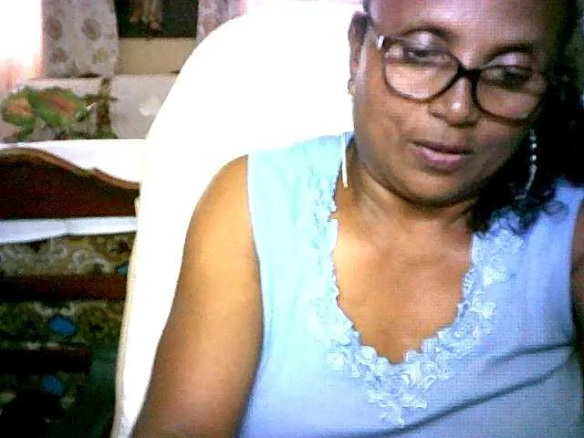 Live sex webcam photo for hotmomsexy #277400140