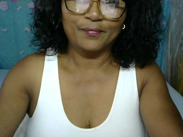 Live sex webcam photo for hotmomsexy #290155401