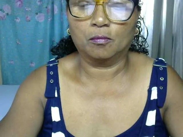 Live sex webcam photo for hotmomsexy #290183622