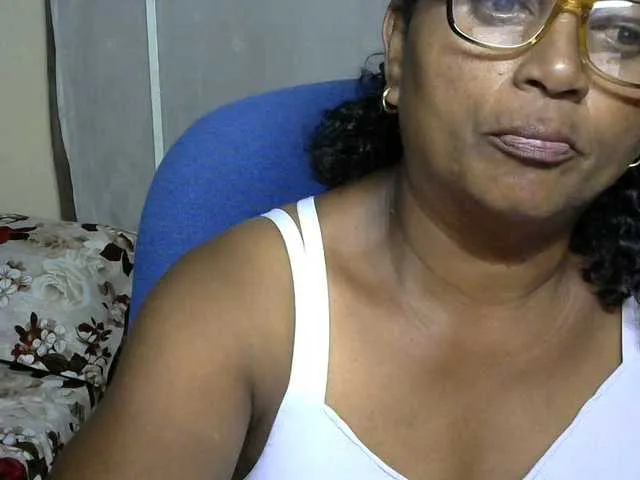 Live sex webcam photo for hotmomsexy #290481822