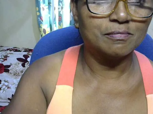 Live sex webcam photo for hotmomsexy #290560198