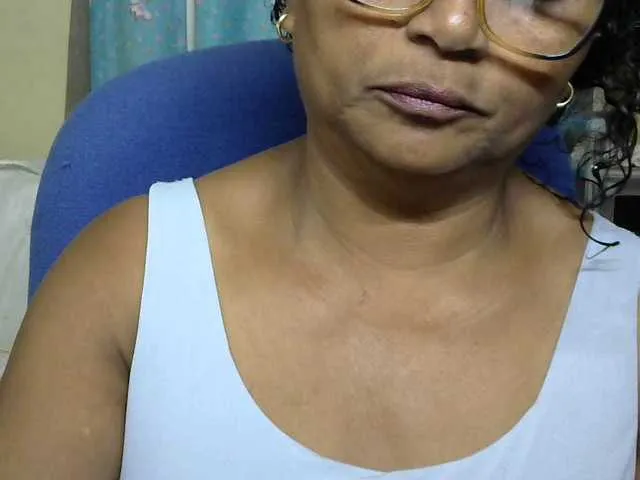 Live sex webcam photo for hotmomsexy #290756895