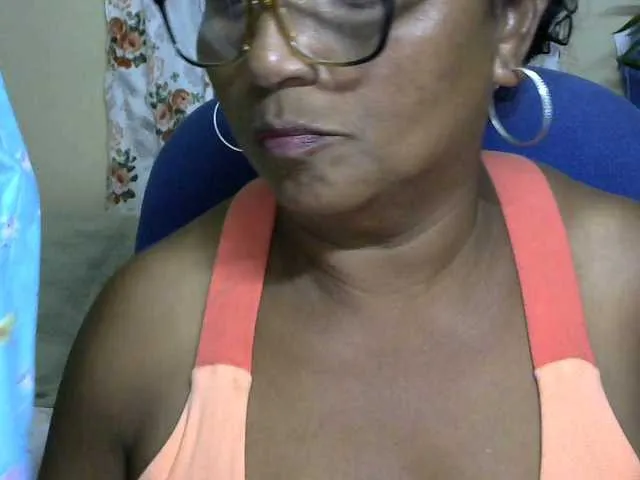 Live sex webcam photo for hotmomsexy #290855228