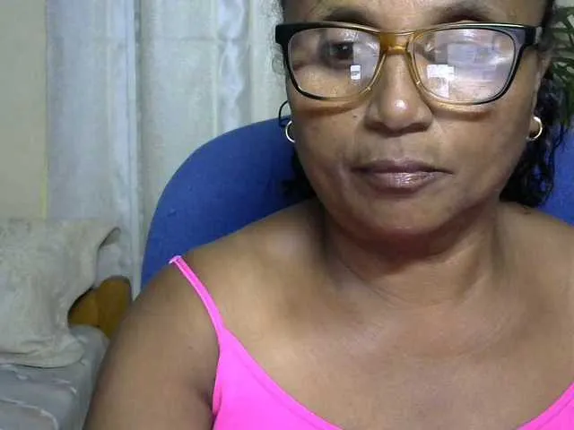 Live sex webcam photo for hotmomsexy #290903726