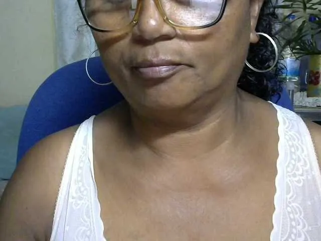 Live sex webcam photo for hotmomsexy #290910326