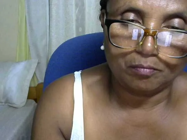 Live sex webcam photo for hotmomsexy #290926243
