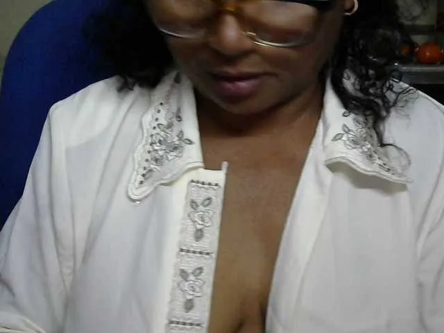 Live sex webcam photo for hotmomsexy #290973931