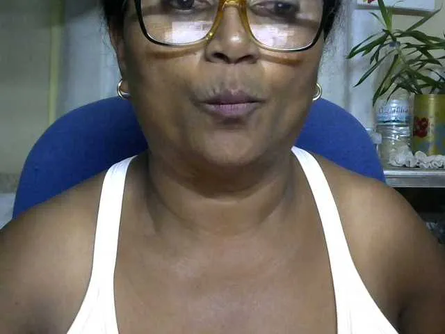 Live sex webcam photo for hotmomsexy #291037417