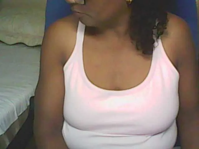 Live sex webcam photo for hotmomsexy #291254303