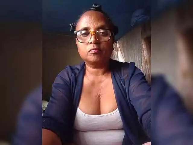 Live sex webcam photo for hotmomsexy #291656785