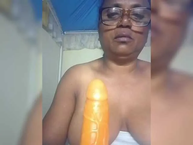 Live sex webcam photo for hotmomsexy #291821508