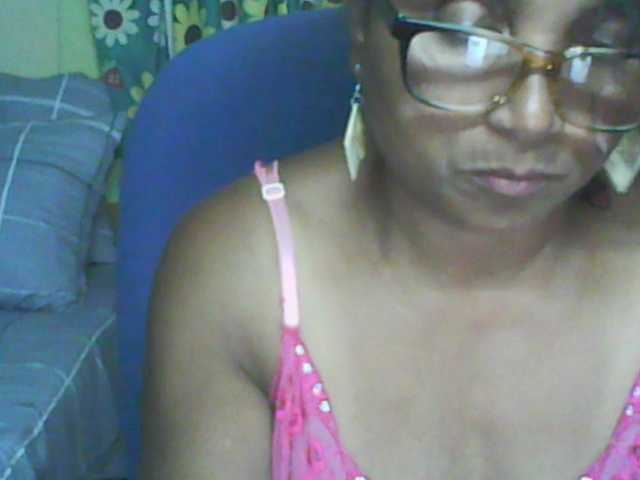 Live sex webcam photo for hotmomsexy #292116056