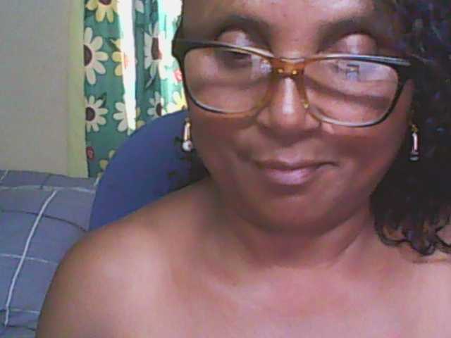 Live sex webcam photo for hotmomsexy #292149054