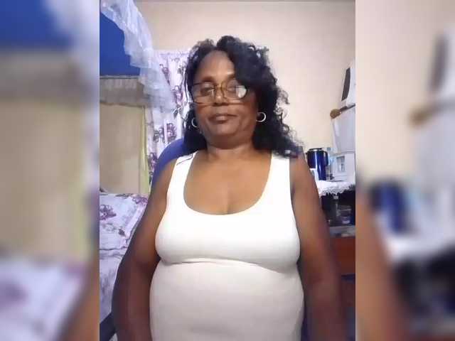 Live sex webcam photo for hotmomsexy #292208659