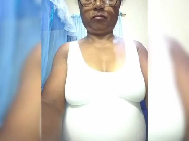 Live sex webcam photo for hotmomsexy #292310948