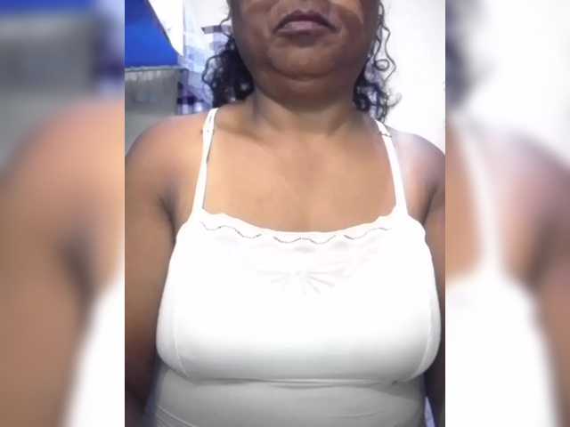 Live sex webcam photo for hotmomsexy #292358402