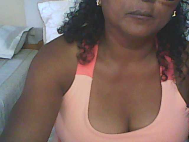 Live sex webcam photo for hotmomsexy #292454086