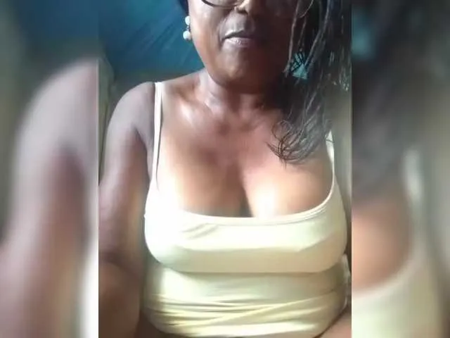 Live sex webcam photo for hotmomsexy #292583116
