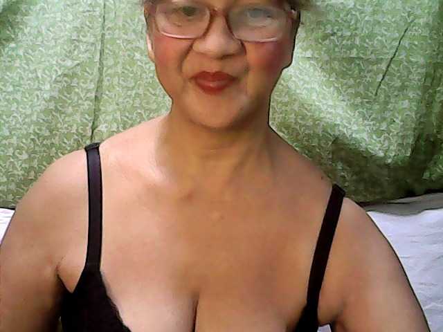 Live sex webcam photo for hotpussymom12 #273580277