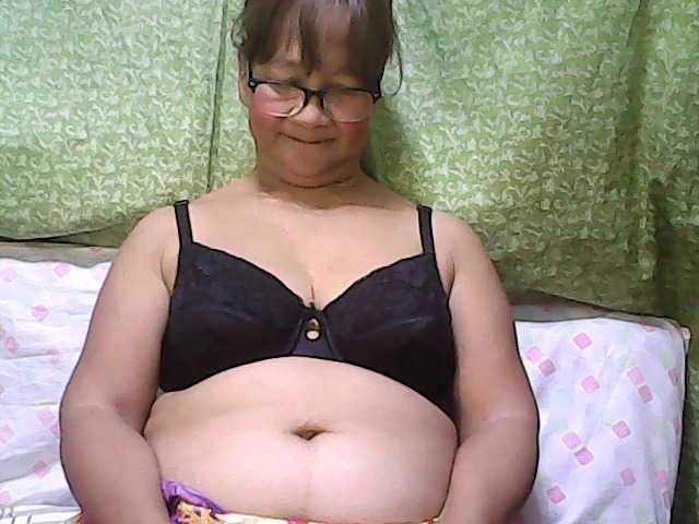 Live sex webcam photo for hotpussymom12 #273716397